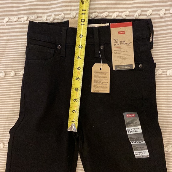 Levi's Women's 724 High Rise Straight Jeans - Picture 8 of 12